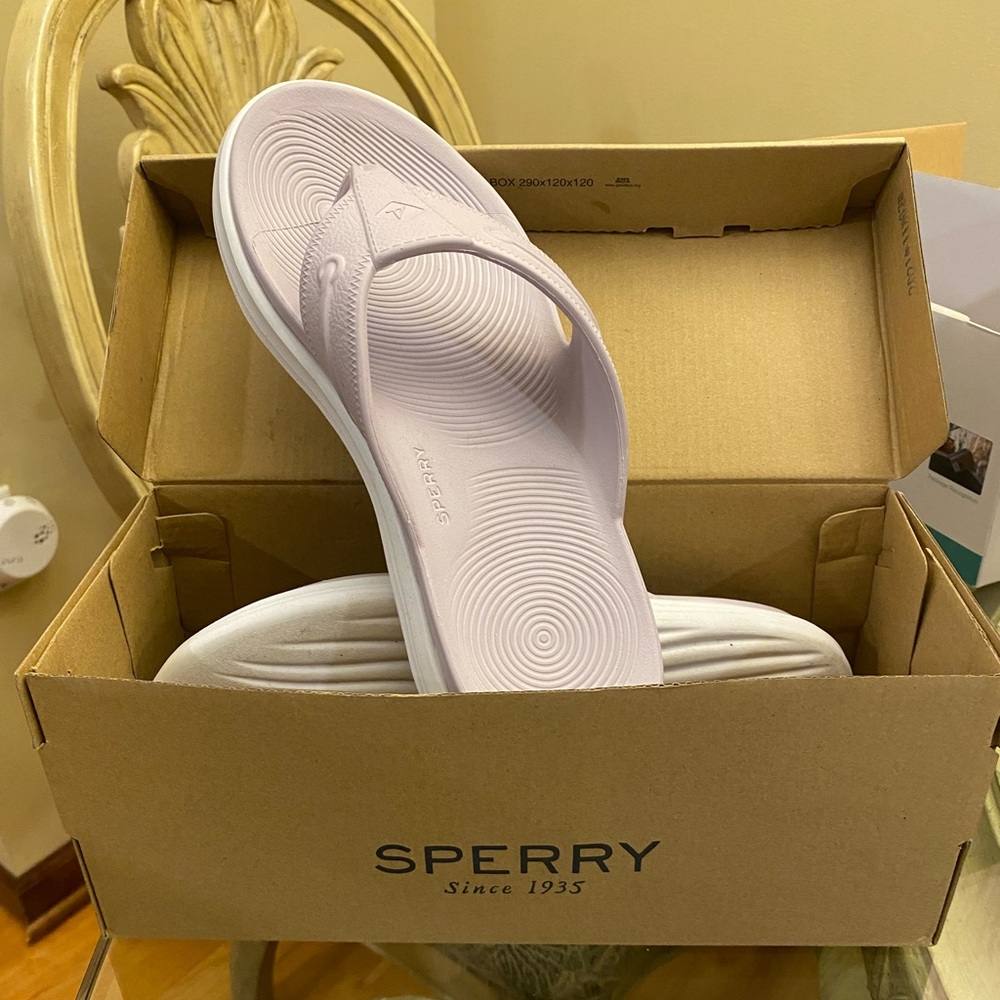 Women’s sperry sandals